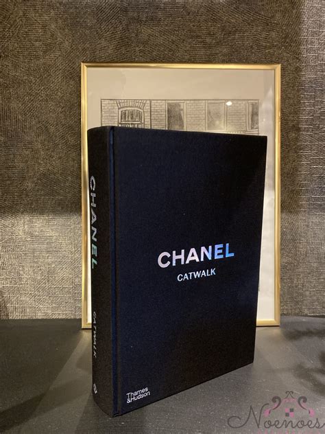 chanel boek met speld|Speld & broche parel Chanel goud in Parel .